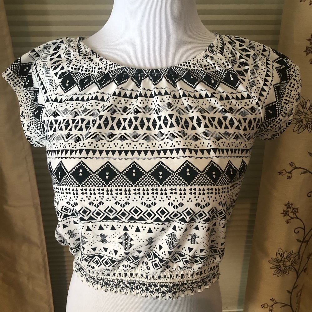 Children’s Place Crop Top - Girls Size XXL. NWT.